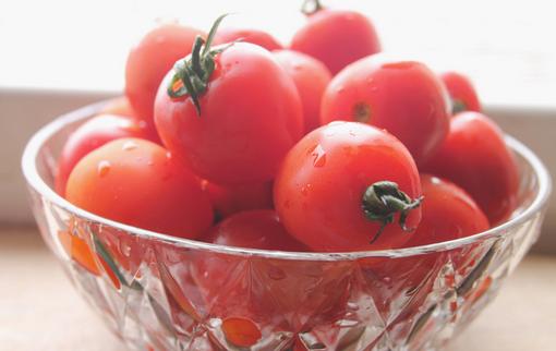 晚间西红柿减肥法 健康有效最佳选择