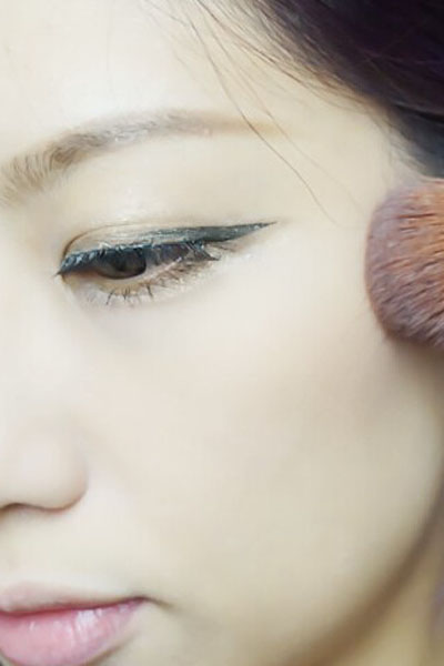 韩式妆容画法步骤 打造清新自然美感