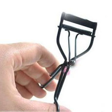 如何使用睫毛夹打造电眼 看小编教你怎么夹睫毛