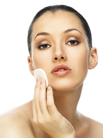 卸妆油的正确用法 学会卸妆让肌肤零负担