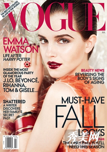 Vogue七月刊 艾玛沃森演绎性感红唇妆