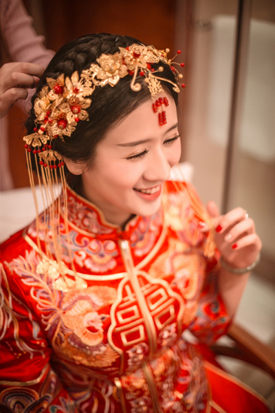 中式复古新娘妆怎么画 注意脸部细节很关键