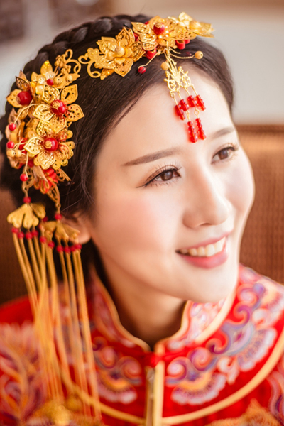 中式复古新娘妆怎么画 注意脸部细节很关键