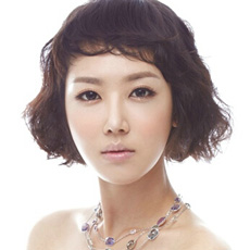 韩式中短发新娘发型 彰显不一样的婉约气质