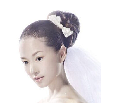 冬季新娘妆的画法 以精简突出新娘高贵典雅