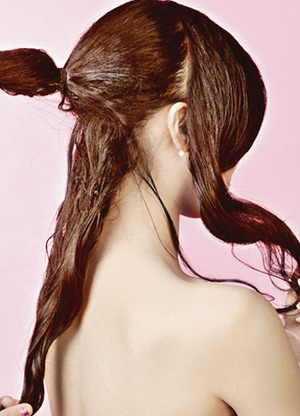 伴娘发型教程 2012最新最流行的韩式伴娘发型制作教程
