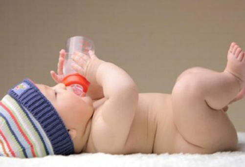 婴儿奶瓶什么材质好 不同材质奶瓶优缺点分享