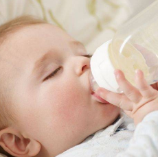 婴儿奶瓶什么材质好 不同材质奶瓶优缺点分享