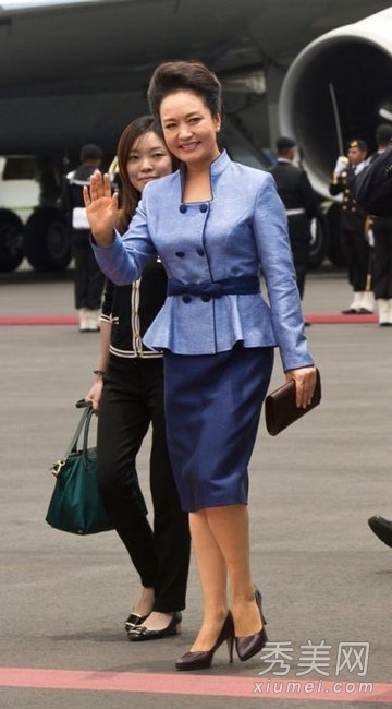 名利场年度最佳着装榜公布 中国第一夫人彭丽媛入选
