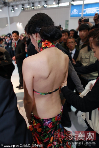 韩国立法禁止衣着暴露 这些女星该怎么穿衣呢