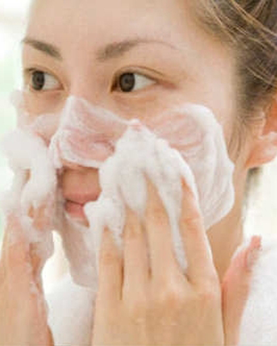 女人用香皂洗脸好吗 用香皂洗脸的注意事项