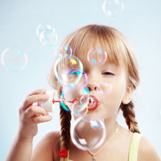 泡泡水的简易制作方法 带给孩子简单的快乐
