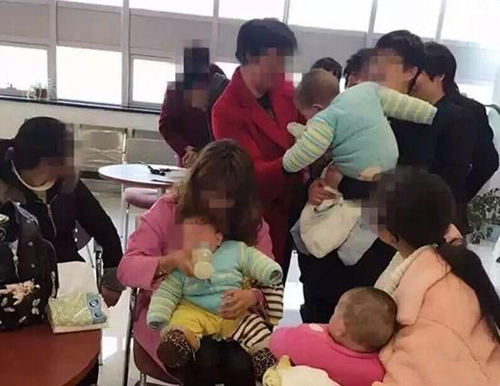 23岁杭州女大学生产下三胞胎 找不到亲生父亲