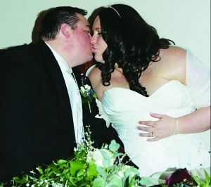 英新娘偷窃公司17万英镑为自己打造梦幻婚礼