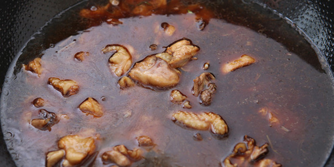 板栗烧鸡的家常做法 鸡肉鲜滑板栗香甜