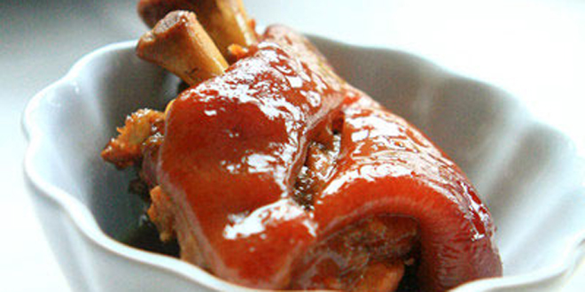 红烧猪蹄的家常做法 营养丰富美容养颜