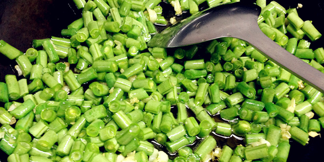 最简单的下饭小菜 榄菜肉末四季豆做法详解
