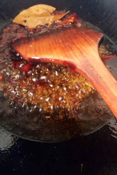 皮皮虾的家常做法 麻辣酸爽味道鲜美