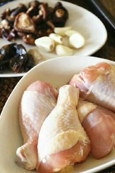 黄焖鸡的家常做法 荤素搭配营养均衡