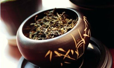 揭晓嚼茶叶可以去口臭吗 专家分析嚼茶叶去口臭原理
