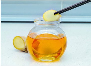 秋季喝蜂蜜的作用与功效 研究表示蜂蜜止咳胜糖浆