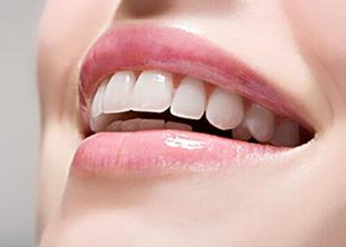 简单美白牙齿方法 让你绽放自信笑容