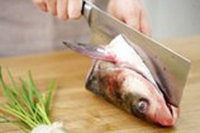 剁椒鱼头的做法分享 教你做出好吃的剁椒鱼头