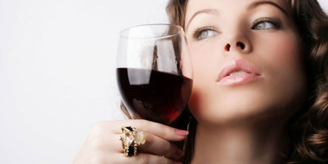 喝红酒的好处和坏处 适量红酒对身体益处多