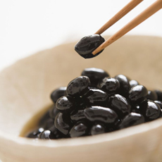 醋泡黑豆的功效与作用 常吃醋泡黑豆美容养颜
