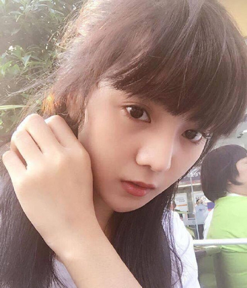 泰国女孩撞脸鹿晗 网友称两人是失散多年的兄妹