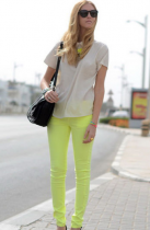 彩色铅笔裤搭配 用色彩宣告当季的时尚态度