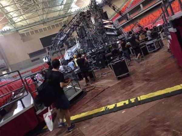 蔡依林演唱会舞台坍塌现场图片 致工人1死13伤