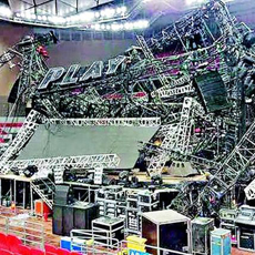 蔡依林演唱会舞台坍塌现场图片 致工人1死13伤