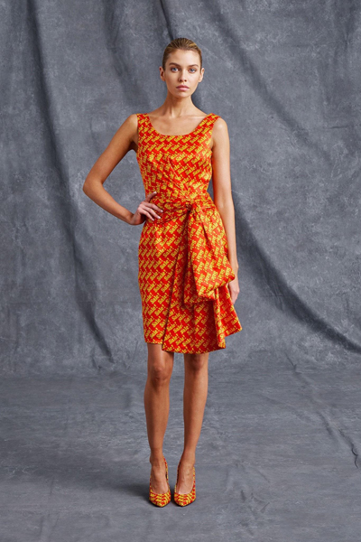 橙色连衣裙图片 散发着温暖的光辉