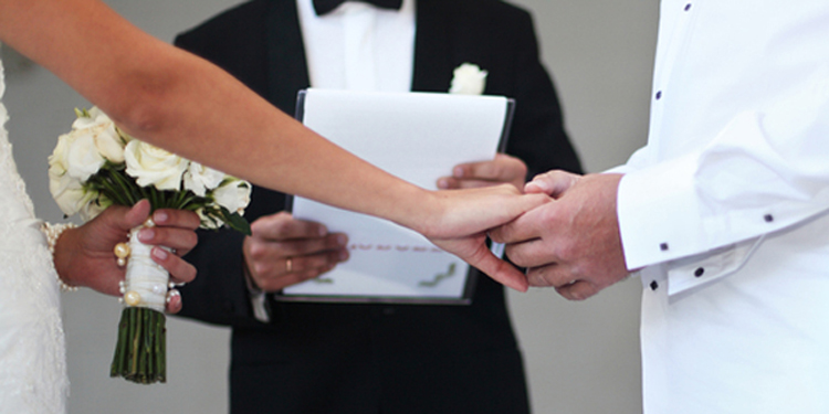 结婚誓言怎么说 最经典个性的新郎新娘结婚誓言