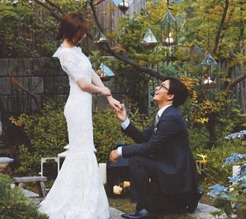 裴勇俊和朴秀珍举行婚礼 坦言心情紧张又激动