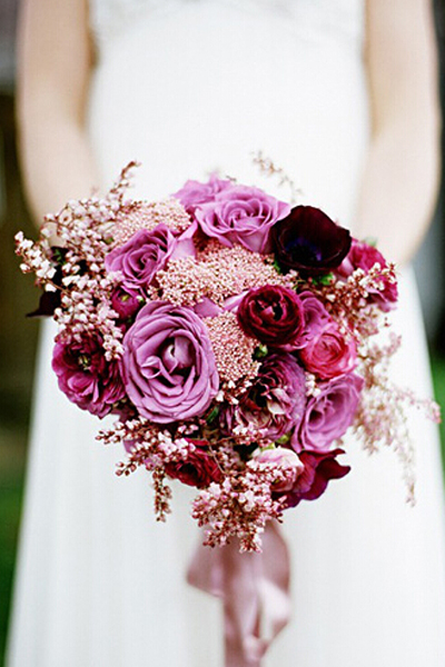 新娘手捧花的搭配技巧 让花束与整体氛围相称