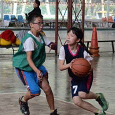 篮球小萝莉范蕊雅个人资料 球技惊人引喝彩