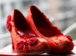 解析中国传统婚俗中的婚鞋文化：一双红鞋穿到死