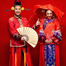 中式婚礼新娘服装怎样选 打造传统复古风潮