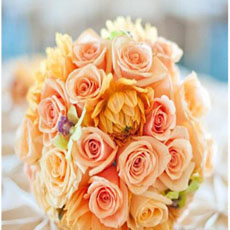 新娘手捧花图片分享 浪漫玫瑰点缀爱的记忆