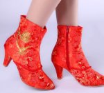 新娘红色的婚鞋靴子推荐 今冬“足”够浪漫的新娘靴子