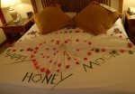 如何布置婚床最浪漫 打造属于你两温馨浪漫的小窝