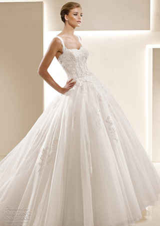 La Sposa 2012新款婚纱 释放你的高贵典雅