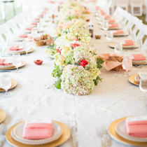 西式婚礼场景布置图 长餐桌该如何布置