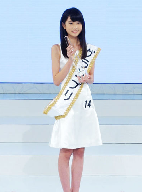 日本国民美少女比赛完美落幕 12岁冠军清纯模样征服评委