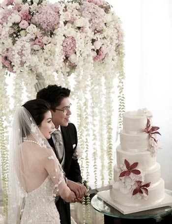 婚礼多层蛋糕怎么切　正确切蛋糕的技巧方法解析